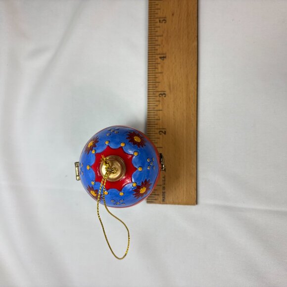 Hinged Porcelain Small Vintage Christmas Ornaments Trinket Boxes Set of 2 - Picture 13 of 13